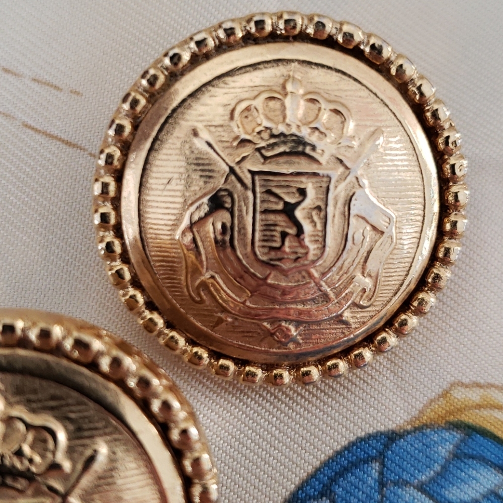 VTG signed Ellen D. Crest earrings, gold dipped - Picture 3 of 7